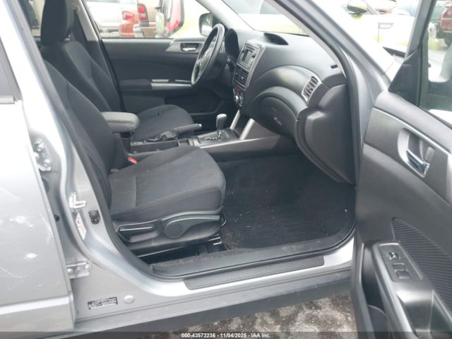 2013 SUBARU FORESTER JF2SHADC4DH432241 Photo 4