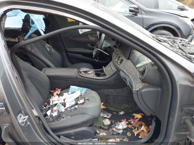 2019 MERCEDES-BENZ E 300 WDDZF4KB4KA512777 Photo 4