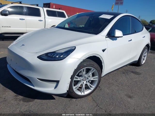2023 TESLA MODEL Y 7SAYGDEE6PA120052 Photo 1