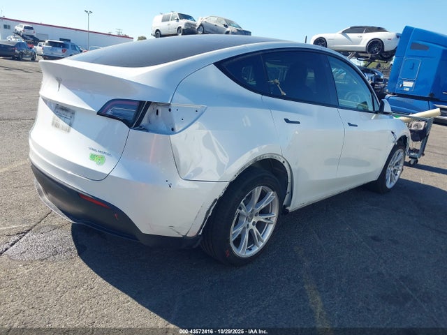 2023 TESLA MODEL Y 7SAYGDEE6PA120052 Photo 3