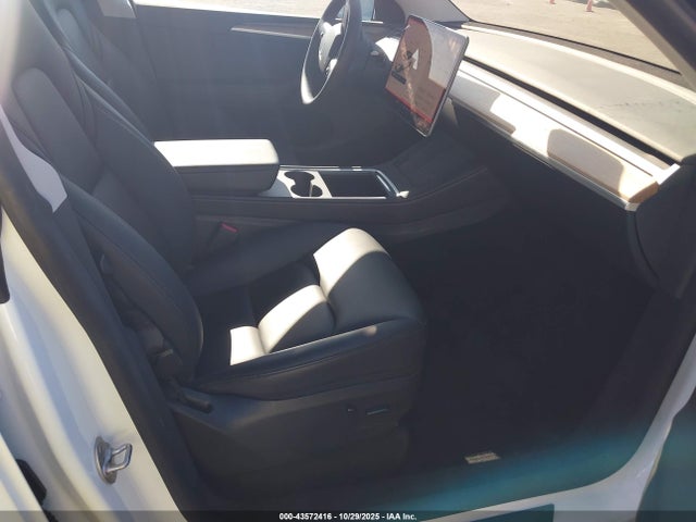 2023 TESLA MODEL Y 7SAYGDEE6PA120052 Photo 4