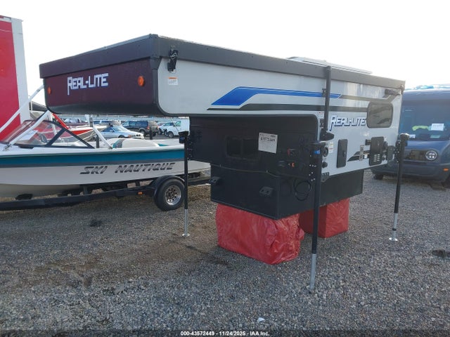 Fontaine Real Lite Ss 1604 Slide On Camper 2024 4X4SRC602RN118875 Image 2