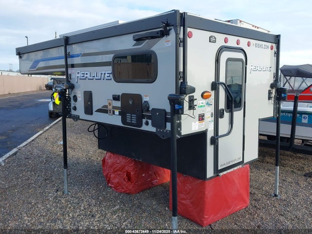 Fontaine Real Lite Ss 1604 Slide On Camper 2024 4X4SRC602RN118875 Image 3