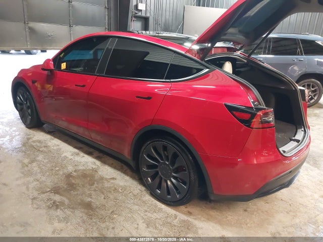 2023 TESLA MODEL Y 7SAYGDEF6PF925397 Photo 2