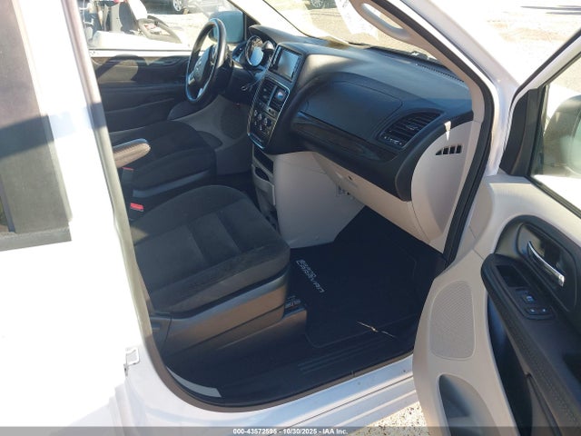2C4RDGBGXHR855868 Dodge Grand Caravan Se