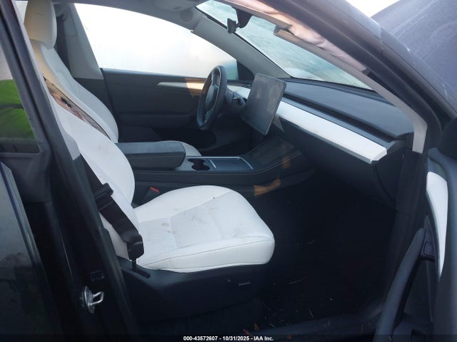2025 TESLA MODEL Y 7SAYGAEE6SF228536 Photo 4