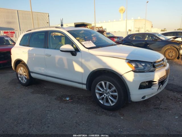 2014 VOLKSWAGEN TOUAREG WVGEF9BP2ED010785