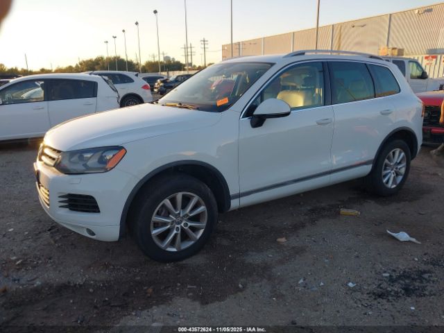 2014 VOLKSWAGEN TOUAREG WVGEF9BP2ED010785 Photo 1