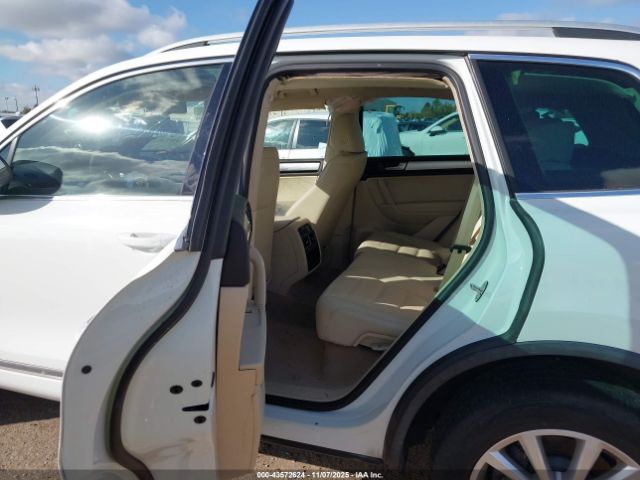 2014 VOLKSWAGEN TOUAREG WVGEF9BP2ED010785 Photo 7