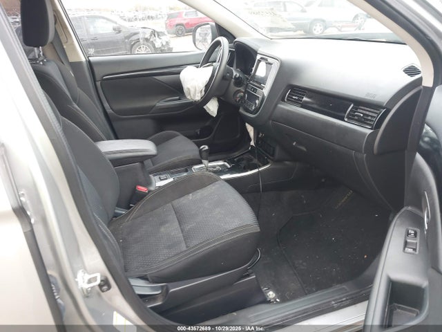 2019 MITSUBISHI OUTLANDER JA4AD2A35KZ021674 Photo 4