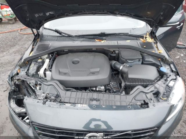 2017 VOLVO S60 YV126MFL5H2430326 Photo 9