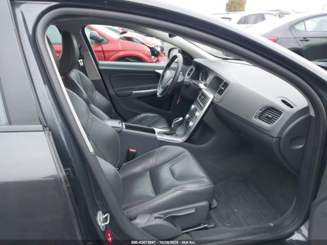 2017 VOLVO S60 YV126MFL5H2430326 Photo 4