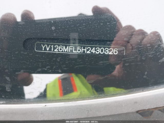 2017 VOLVO S60 YV126MFL5H2430326 Photo 8