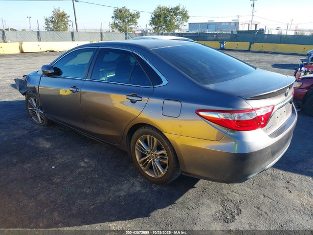 4T1BF1FK1FU889829 Toyota CAMRY SE