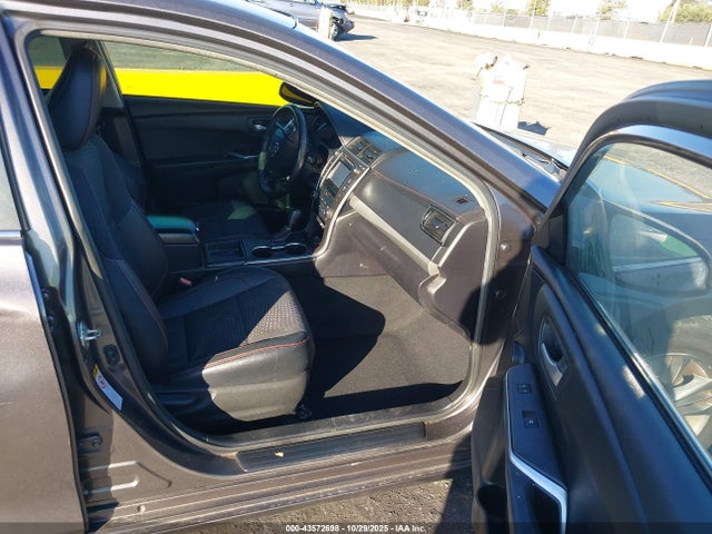 4T1BF1FK1FU889829 Toyota CAMRY SE