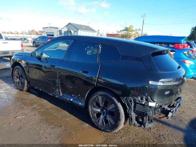 2025 BMW IX WB523CF04SCT34327 Photo 2