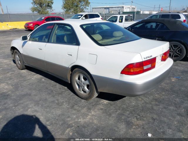 1997 LEXUS ES 300 JT8BF22G7V0045617 Photo 2