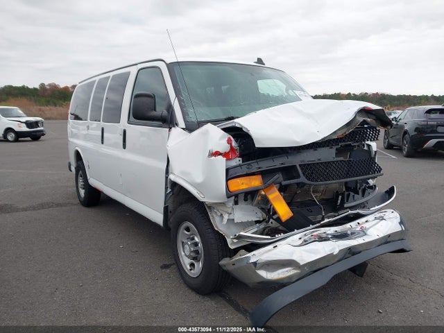 Auction sale of the 2017 Chevrolet Express 2500 Lt, vin: 1GAWGFFG9H1136980, lot number: 43573094
