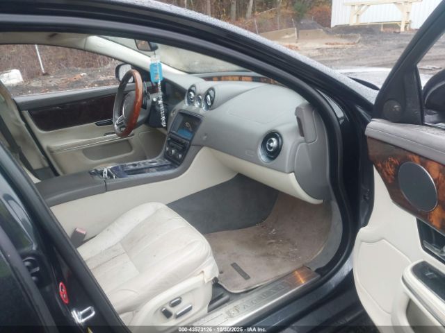 2012 JAGUAR XJ SAJWA1CB7CLV30528 Photo 4