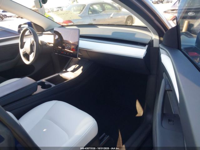 2023 TESLA MODEL Y 7SAYGDEE6PF804134 Photo 4