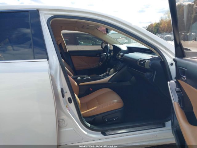 2016 LEXUS IS 200T JTHBA1D24G5010985 Photo 4
