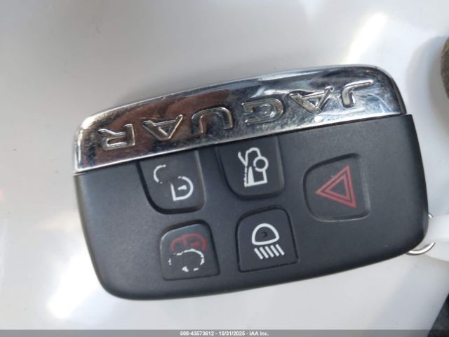 2017 JAGUAR XE SAJAD4BV5HA977098 Photo 10