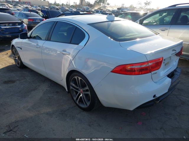 2017 JAGUAR XE SAJAD4BV5HA977098 Photo 2