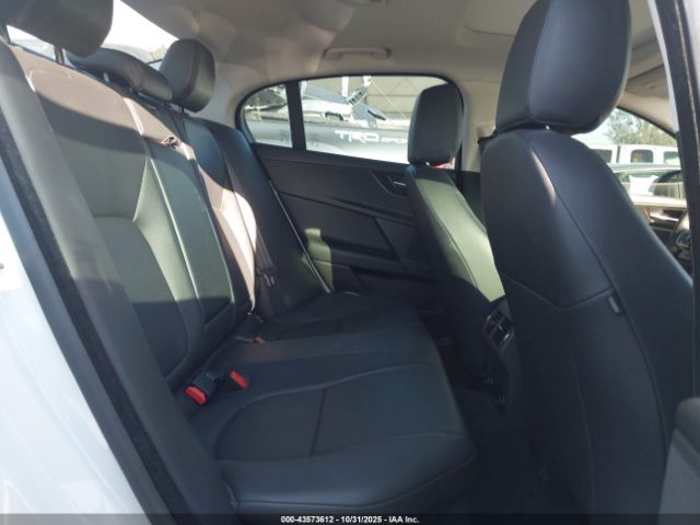 2017 JAGUAR XE SAJAD4BV5HA977098 Photo 7