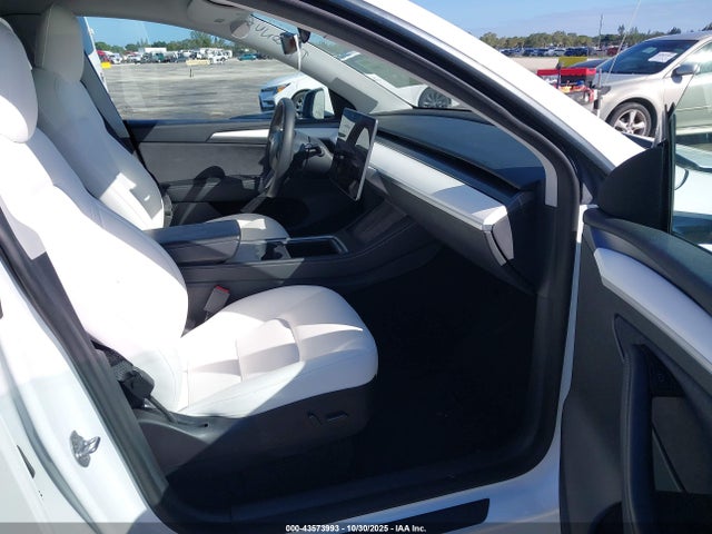 2023 TESLA MODEL Y 7SAYGDEF7PF602945 Photo 4