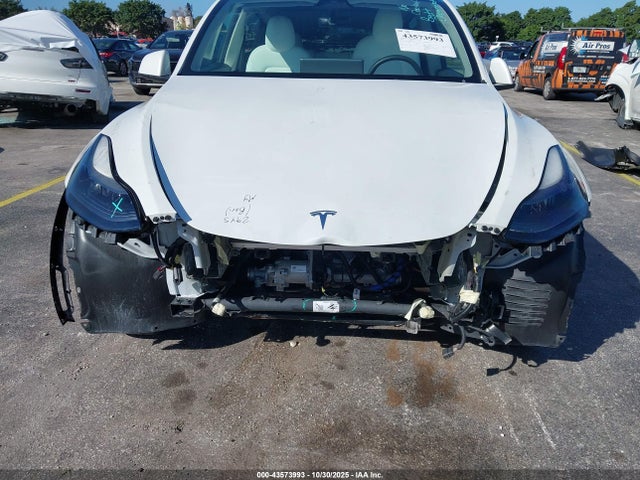 2023 TESLA MODEL Y 7SAYGDEF7PF602945 Photo 5