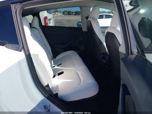 2023 TESLA MODEL Y 7SAYGDEF7PF602945 Photo 7