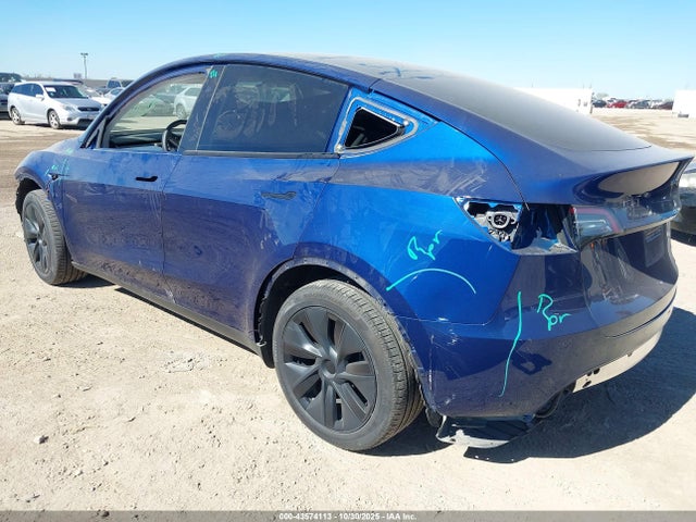 2024 TESLA MODEL Y 7SAYGDEE7RA323793 Photo 2