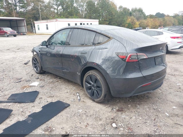2025 TESLA MODEL Y 7SAYGDEE9SA337250 Photo 2