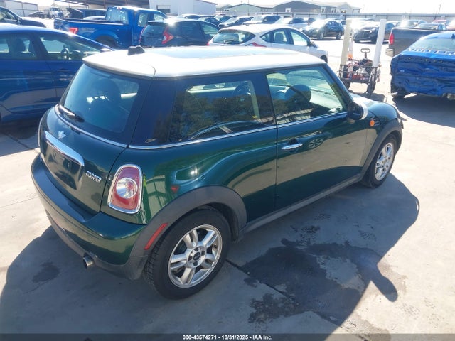 2012 MINI COOPER WMWSU3C58CT259681 Photo 3