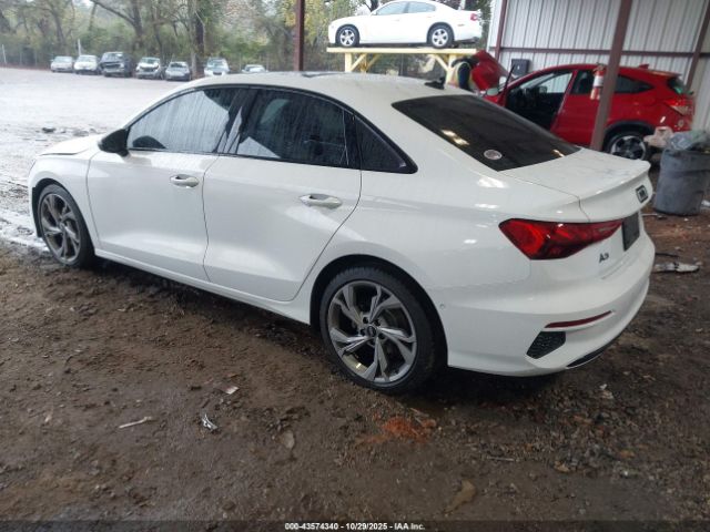 2022 AUDI A3 WAUBUDGY9NA024294 Photo 2