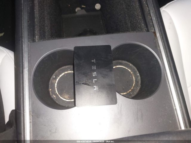2021 TESLA MODEL Y 5YJYGDEF1MF201786 Photo 10