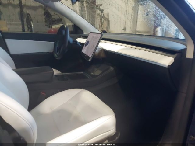 2021 TESLA MODEL Y 5YJYGDEF1MF201786 Photo 4