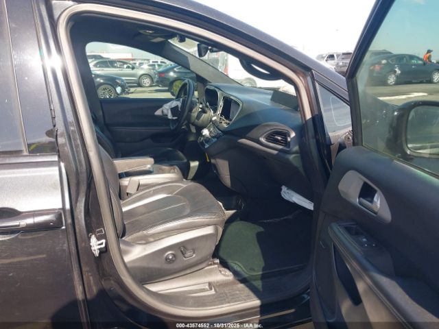 2018 CHRYSLER PACIFICA 2C4RC1EG6JR204352 Photo 4