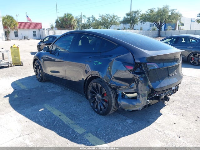 2025 TESLA MODEL Y 7SAYGDEF7SA350765 Photo 2