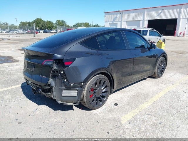2025 TESLA MODEL Y 7SAYGDEF7SA350765 Photo 3