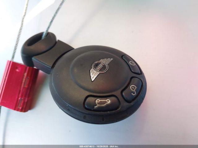 2007 MINI COOPER S WMWMF73527TL85115 Photo 10