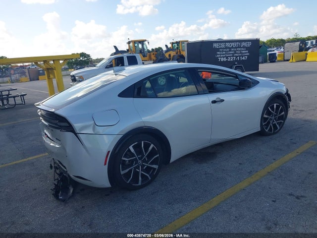 2024 TOYOTA PRIUS PRIME JTDACACU8R3026034 Photo 3