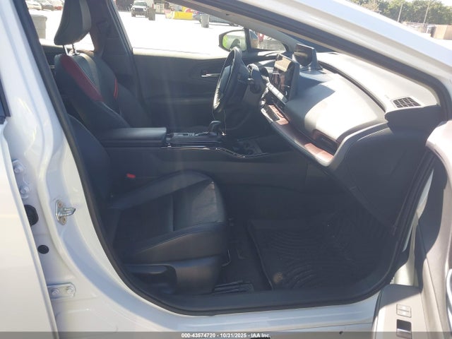 2024 TOYOTA PRIUS PRIME JTDACACU8R3026034 Photo 4