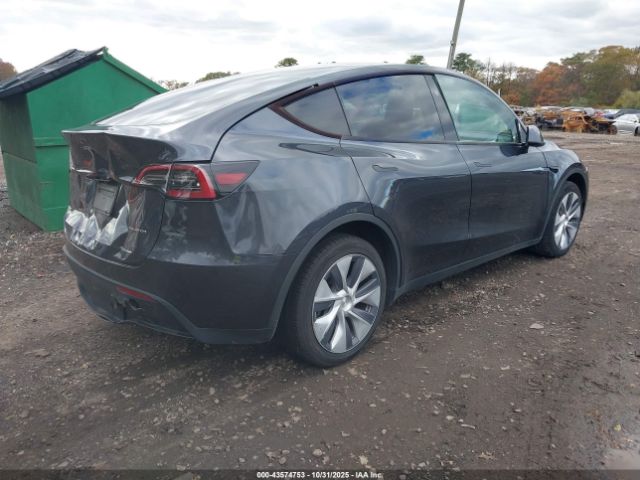 2024 TESLA MODEL Y 7SAYGDEE2RA258464 Photo 3