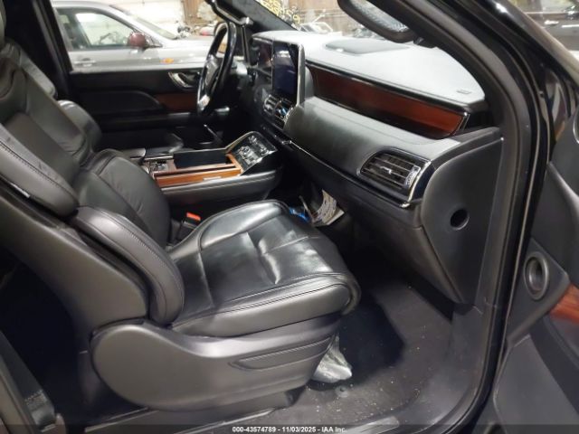 2018 LINCOLN NAVIGATOR 5LMJJ2JT4JEL07755 Photo 4