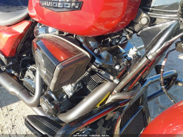 2024 HARLEY-DAVIDSON FLHX 1HD1KB71XRB645537 Photo 7