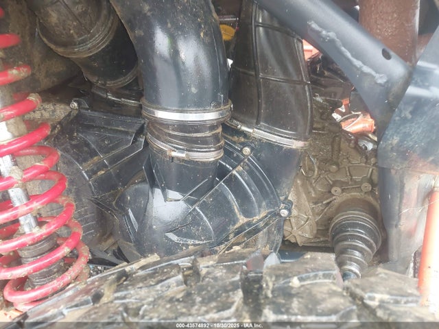 2024 CAN-AM MAVERICK X3 3JBVGAV46RE000269 Photo 9