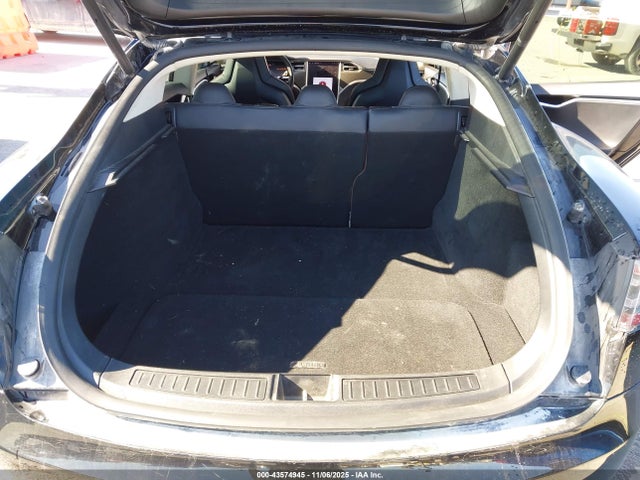 43574945 :رقم المزاد ، 5YJSA1CP9DFP06248 vin ، 2013 Tesla Model S Performance مزاد بيع