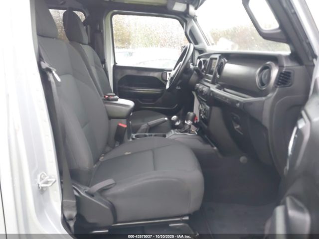 2022 JEEP WRANGLER UNLIMITED 1C4HJXDG3NW132089 Photo 4