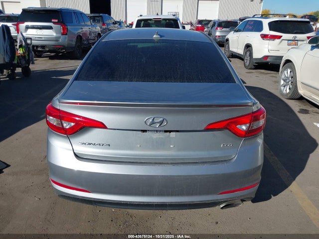 Hyundai SONATA ECO 2015 5NPE24AA1FH174587 Image 16